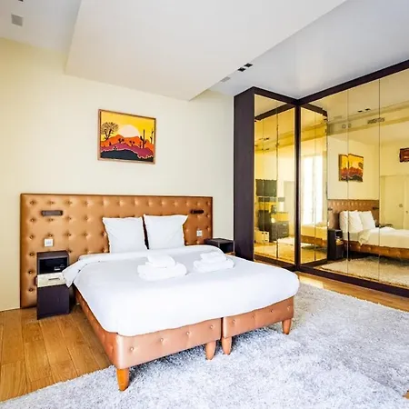 Place Vendome - Opera - Louvres - 3 Bedrooms Apartment Paris